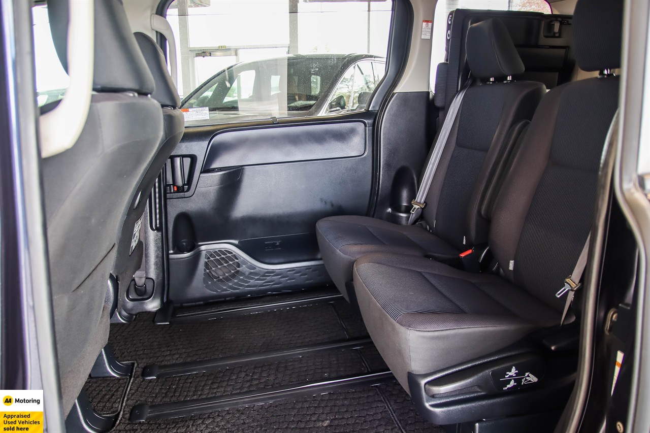 2014 Toyota Voxy