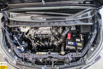 2014 Toyota Voxy - Thumbnail