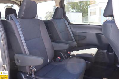 2015 Toyota Noah - Thumbnail
