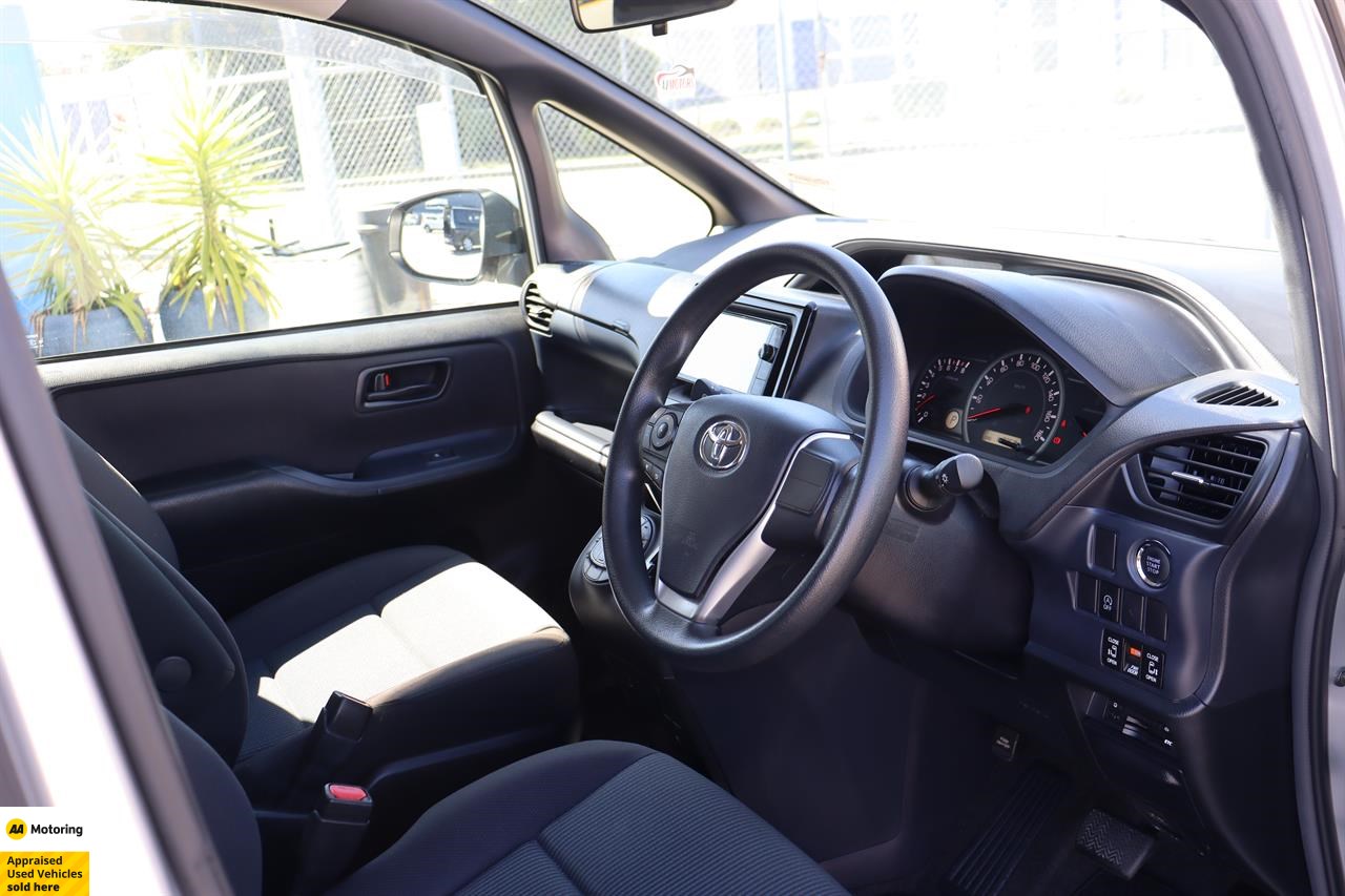 2015 Toyota Noah