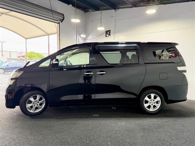 2010 Toyota Vellfire - Thumbnail
