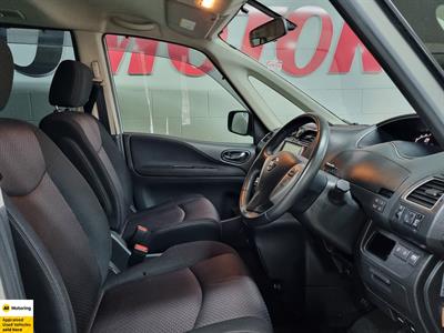 2012 Nissan Serena - Thumbnail