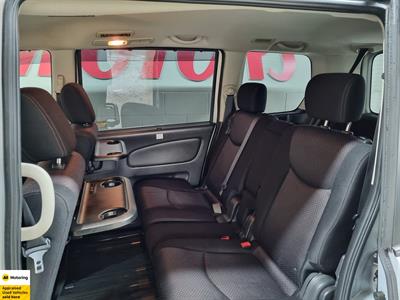 2012 Nissan Serena - Thumbnail