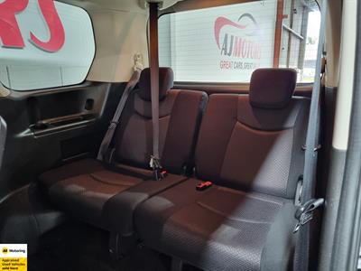 2012 Nissan Serena - Thumbnail