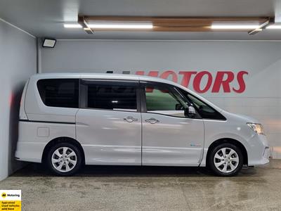 2012 Nissan Serena - Thumbnail