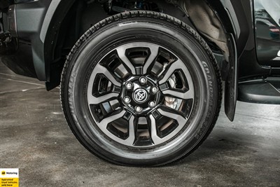 2025 Toyota HILUX - Thumbnail