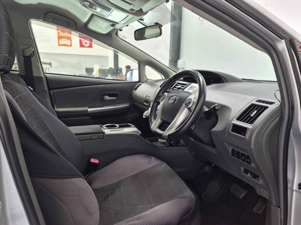 2013 Toyota Prius Alpha