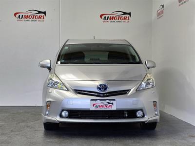 2013 Toyota Prius Alpha - Thumbnail