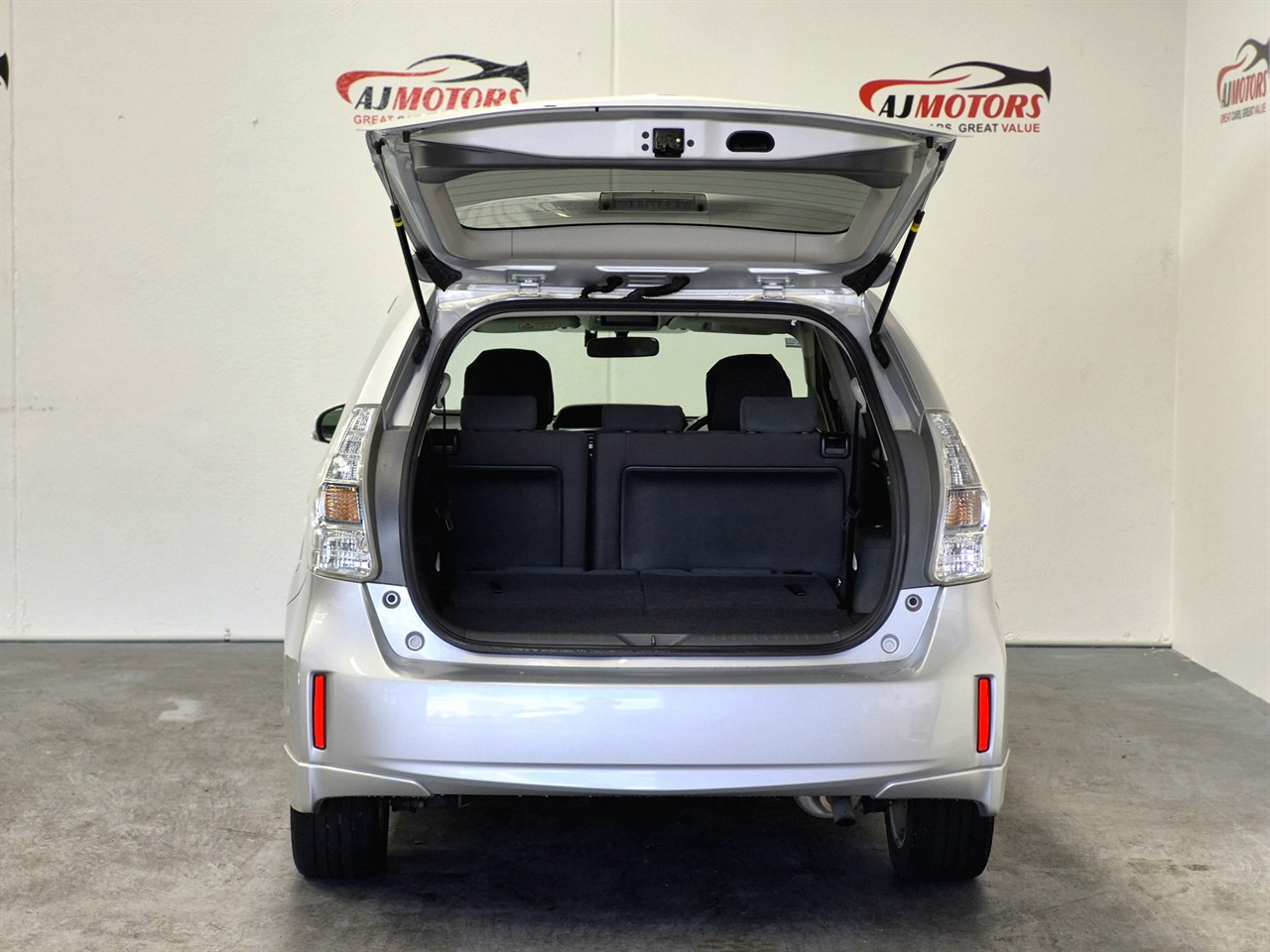 2013 Toyota Prius Alpha