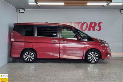 2017 Nissan Serena - Thumbnail