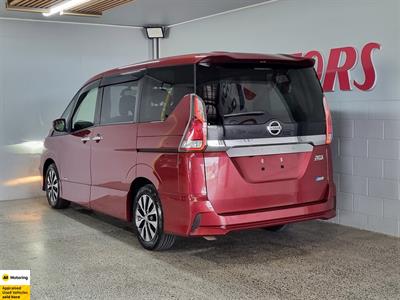 2017 Nissan Serena - Thumbnail