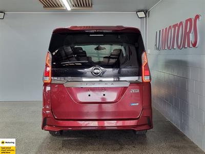 2017 Nissan Serena - Thumbnail