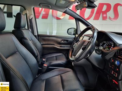 2016 Toyota Esquire - Thumbnail