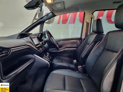 2016 Toyota Esquire - Thumbnail