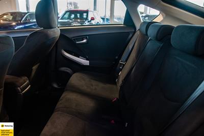 2015 Toyota Prius - Thumbnail