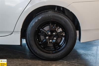 2015 Toyota Prius - Thumbnail