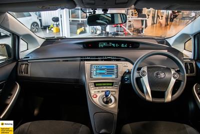 2015 Toyota Prius - Thumbnail