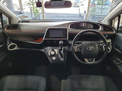 2016 Toyota Sienta - Thumbnail