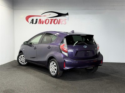 2018 Toyota Aqua - Thumbnail