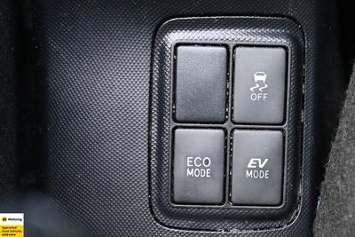 2015 Toyota Aqua - Thumbnail
