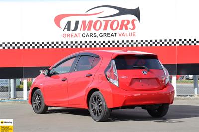 2015 Toyota Aqua - Thumbnail