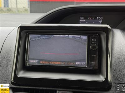 2014 Toyota Voxy - Thumbnail