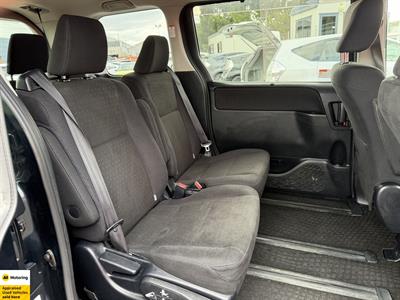 2014 Toyota Voxy - Thumbnail