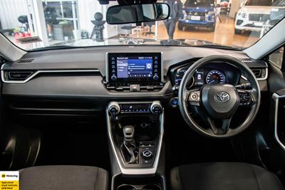 2020 Toyota RAV4 - Thumbnail