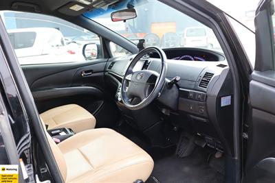 2015 Toyota Estima - Thumbnail