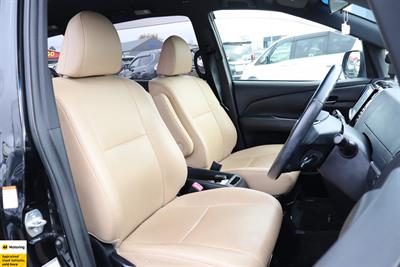 2015 Toyota Estima - Thumbnail