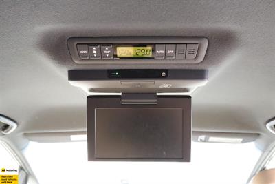 2015 Toyota Estima - Thumbnail