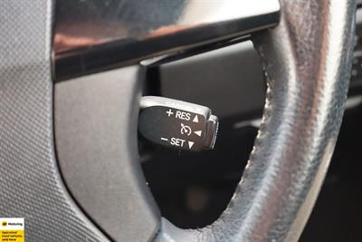 2015 Toyota Estima - Thumbnail