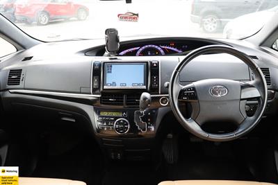 2015 Toyota Estima - Thumbnail