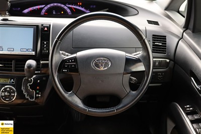 2015 Toyota Estima - Thumbnail