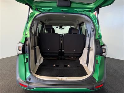 2015 Toyota Sienta - Thumbnail