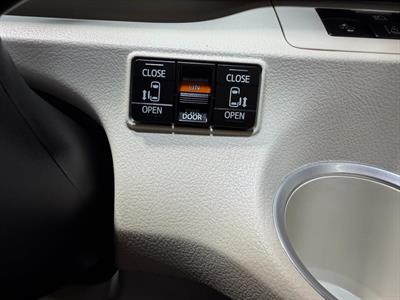 2015 Toyota Sienta - Thumbnail