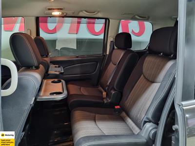 2014 Nissan Serena - Thumbnail