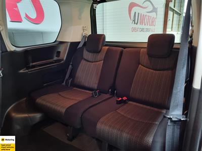 2014 Nissan Serena - Thumbnail