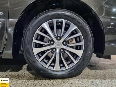 2014 Nissan Serena - Thumbnail