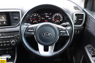 2021 Kia Sportage - Thumbnail