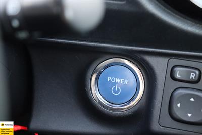 2017 Toyota Aqua - Thumbnail