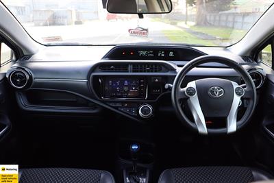 2017 Toyota Aqua - Thumbnail