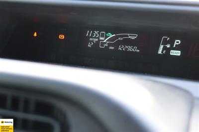 2017 Toyota Aqua - Thumbnail