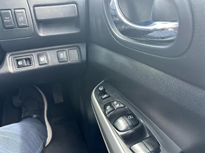 2016 Nissan Navara - Thumbnail
