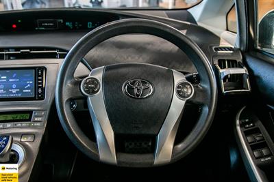 2013 Toyota Prius - Thumbnail