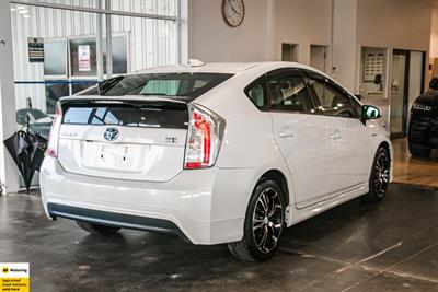 2013 Toyota Prius - Thumbnail