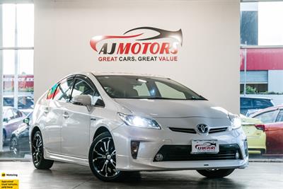 2013 Toyota Prius - Thumbnail