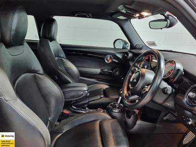 2016 Mini Cooper - Thumbnail