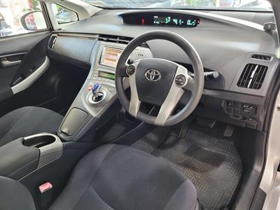 2012 Toyota Prius - Thumbnail