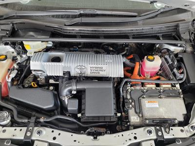 2012 Toyota Prius - Thumbnail